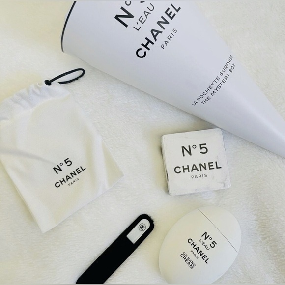 No. 5 L'Eau Mystery Box🍀🍀 - Picture 2 of 3